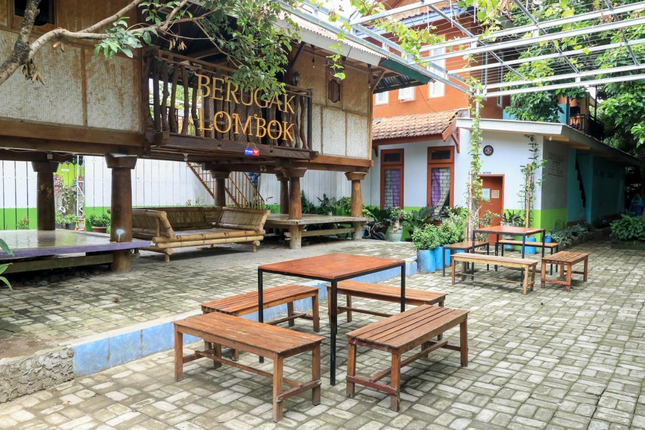 Guest House Rumah Lombok Syariah Матарам Екстер'єр фото